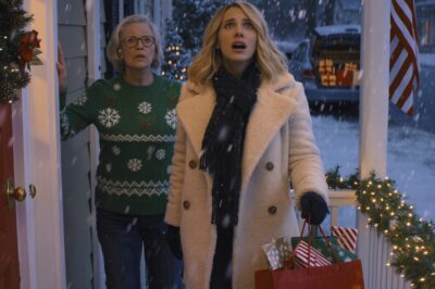 Home for Christmas, but my mom opened the door and said, ‘You’re not invited! This is just a family home.’ I turned away without a word.